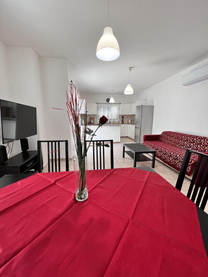 Pafia Sunbeach Townhouse Paphos Exterior foto